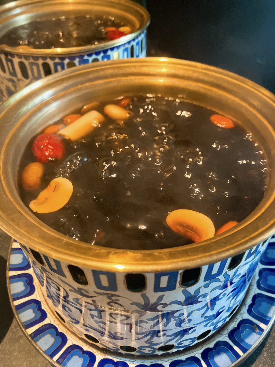 Carolina_3254's tweet photo. Kinoko Shabu Shabu(Variety of delicious mushrooms stew pot)!!!
Itadakimasu!!!
#mushrooms #stewpot #ShangrilasSecret https://t.co/c8KGwGbsie