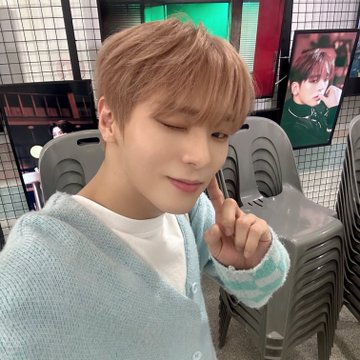 [#TRAD] 02.05.24 HYESUNG: Humor feliz🤍 

#VANNER #배너 #HYESUNG #혜성