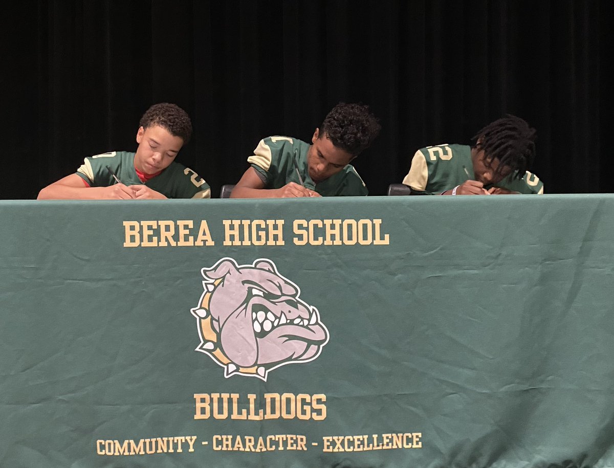 🏈 Berea Football 2️⃣9️⃣6️⃣1️⃣7️⃣ tweet media