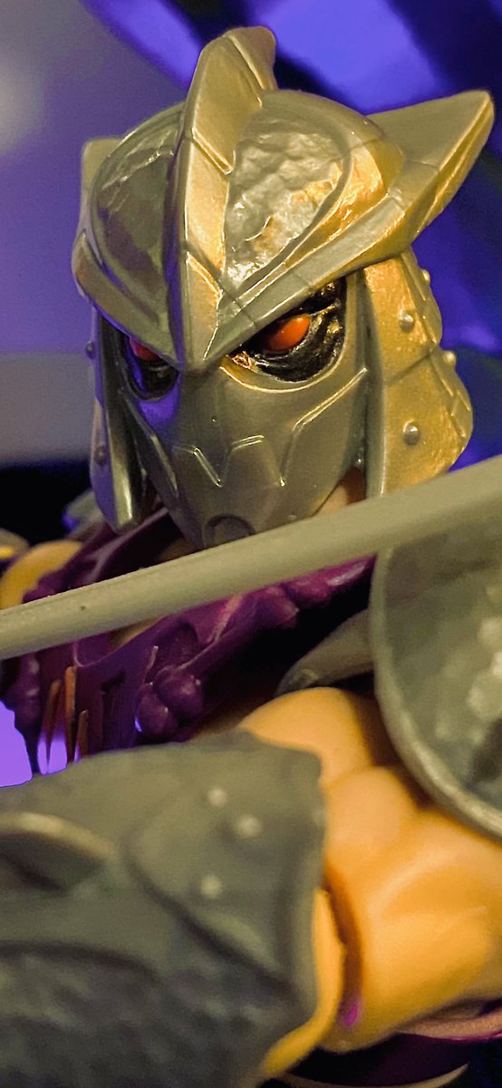 The Shredder, in #HeMan form! Possibly the coolest thing ever 🤔

#MASTERSoftheUNIVERSE #TMNT 

Check out that helmet!