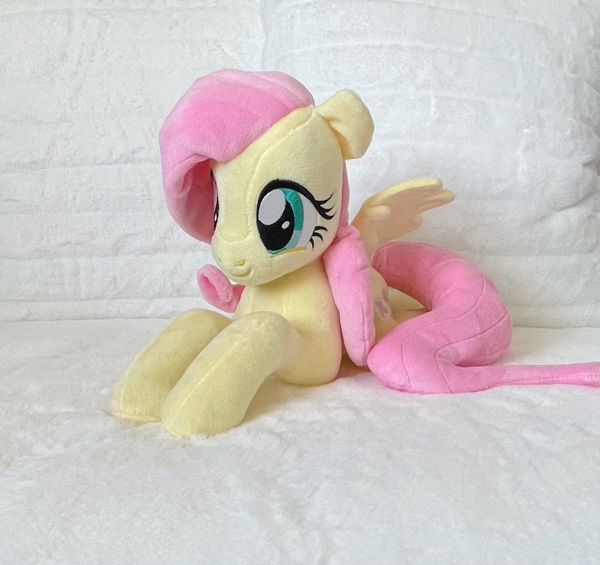 New #mlp Cuddle Ponies are available now. Here is an image of an adult holding the plushie for size reference. Hope you enjoy. 😊 #mylittlepony