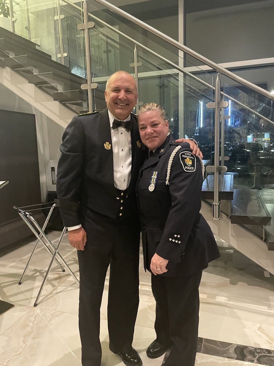 ChiefDaSilvaYRP's tweet photo. Over 30 years ago, I was her coach officer at #2 District and tonight, @YRP Sergeant Kelly Bachoo was recognized with the @OWLECanada Leadership Award. I couldn’t be more proud of the career Kelly has had serving as a mentor and an active volunteer helping others #owle2024 https://t.co/83jy12s0LQ