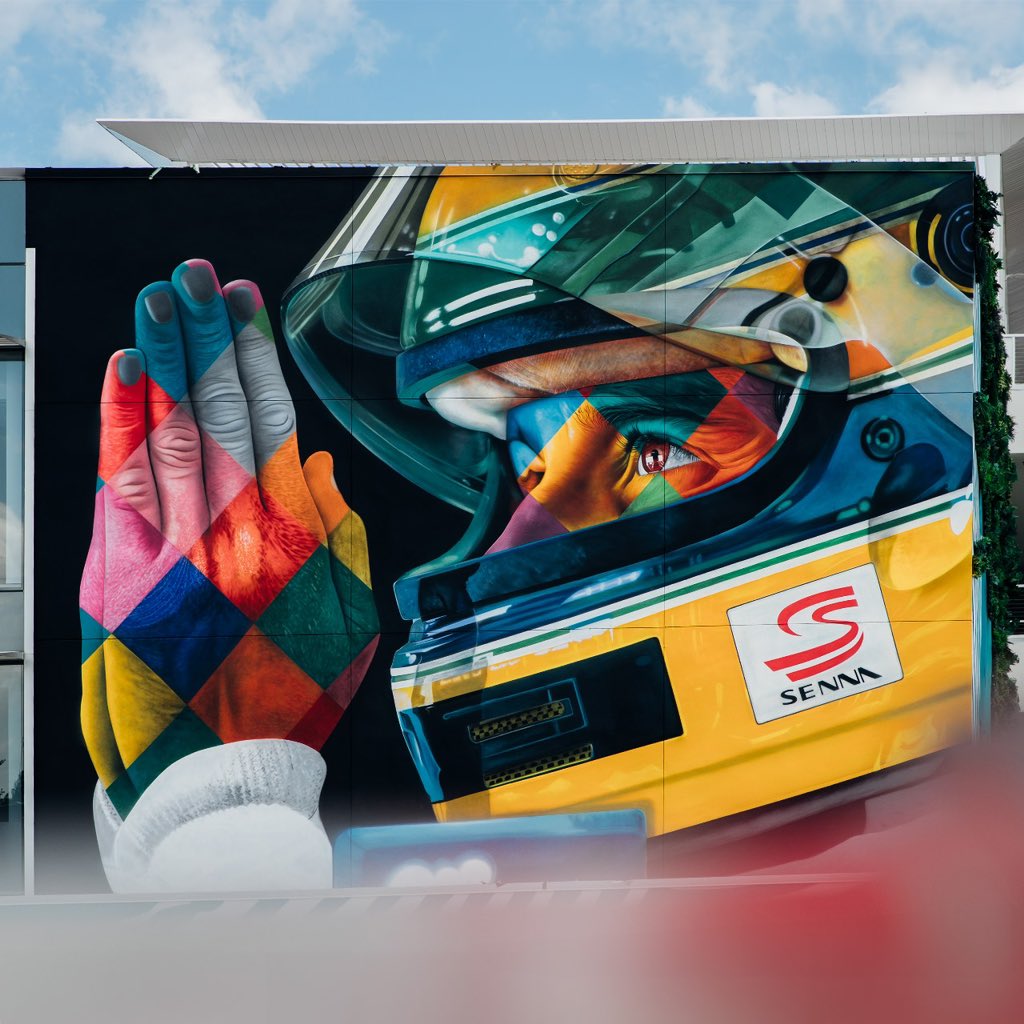 Inauguro hoje aqui no GP de Miami, nos EUA, o terceiro mural que faço em autódromos pelo mundo reverenciando o grande ídolo Ayrton Senna, que nos deixou há 30 anos. Também ao lado do grid de largada, os outros estão em Interlagos, no Brasil, e em Ímola, na Itália. #senna