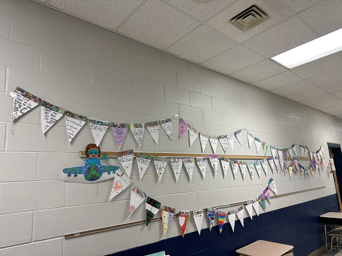 The First Grade Kiddos and Teachers and Adams Elementary is lucky to have <a href="/pwelrod7/">Patsy Elrod</a> as our leader! #happyprincipalappreciation week  ✈️