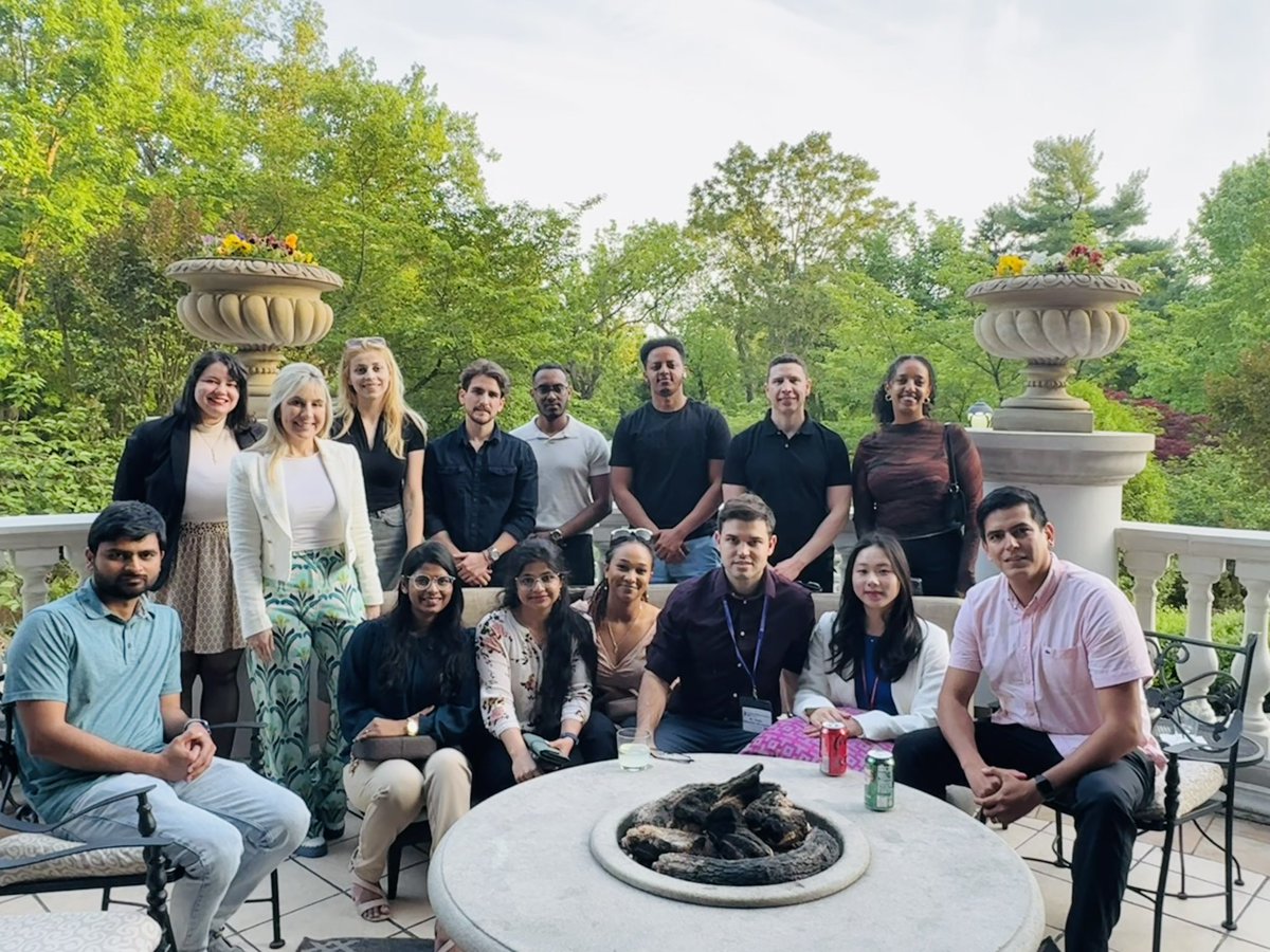 Project IMG Washington DC Family meet up!! 🥳🥳

We had the best time catching up and sharing USMLE resources, latest updates in medicine, research, observeships and even we discussed AI in medicine, such a great time in DC!