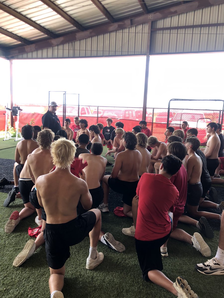 MaypearlFB's tweet photo. Grit- “Courage and resolve; strength of character”
Our leader @MarteJr holds the STANDARD each day STRAINING for excellence. Year one for this new coaching staff is almost complete and with Coach Amrine leading in front- our athletic program will display G R I T https://t.co/j6nCNNlqhI