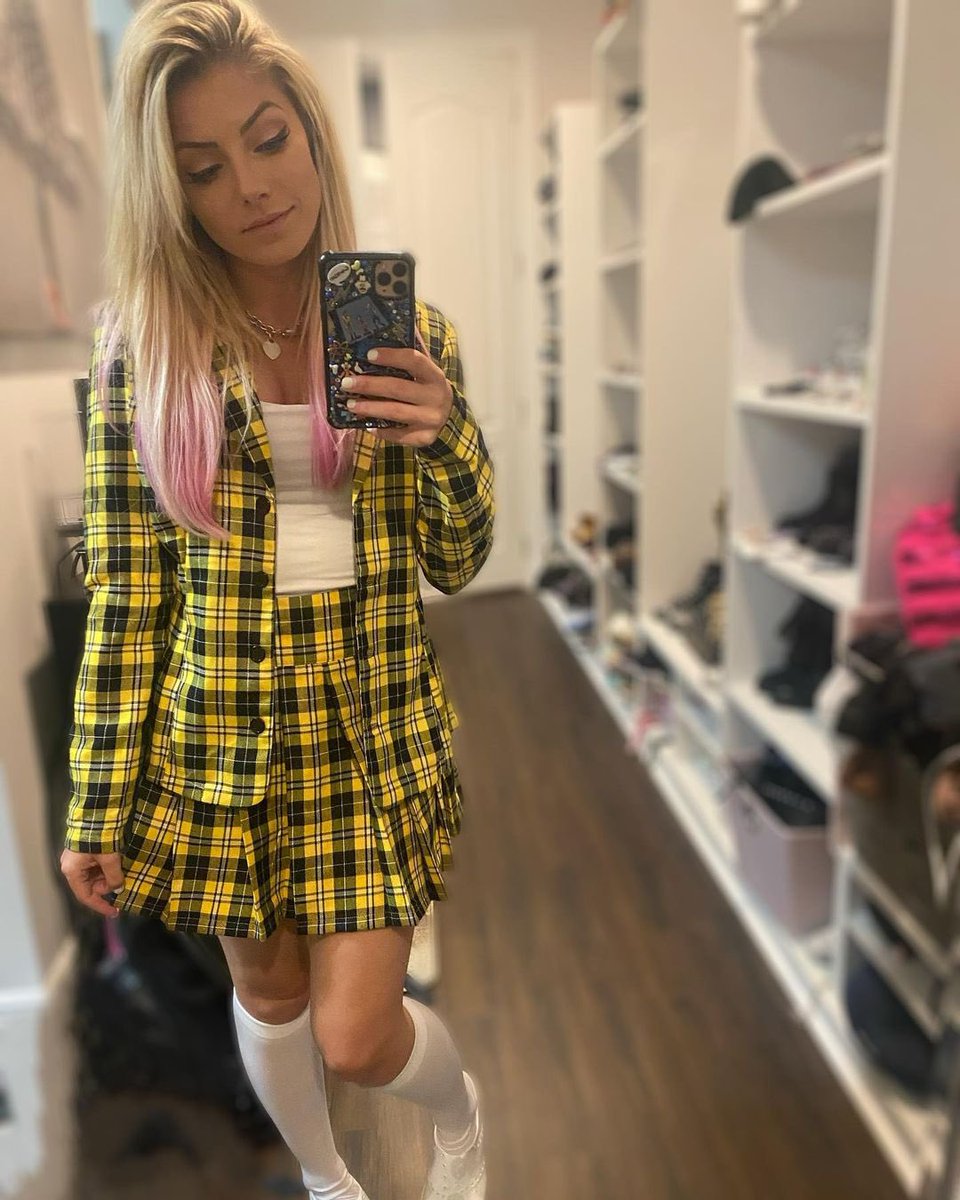 RunsThisBrand's tweet image. My gf @blissfitfake my sexy queen