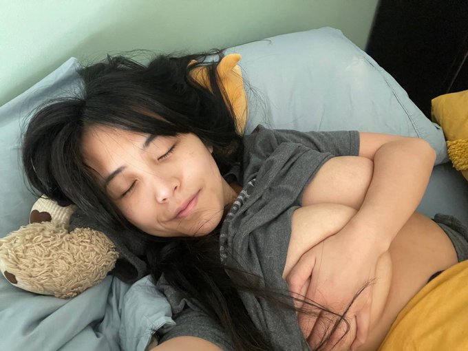 say hi if u want a free pic ? https://t.co/SW8oy6fwlR