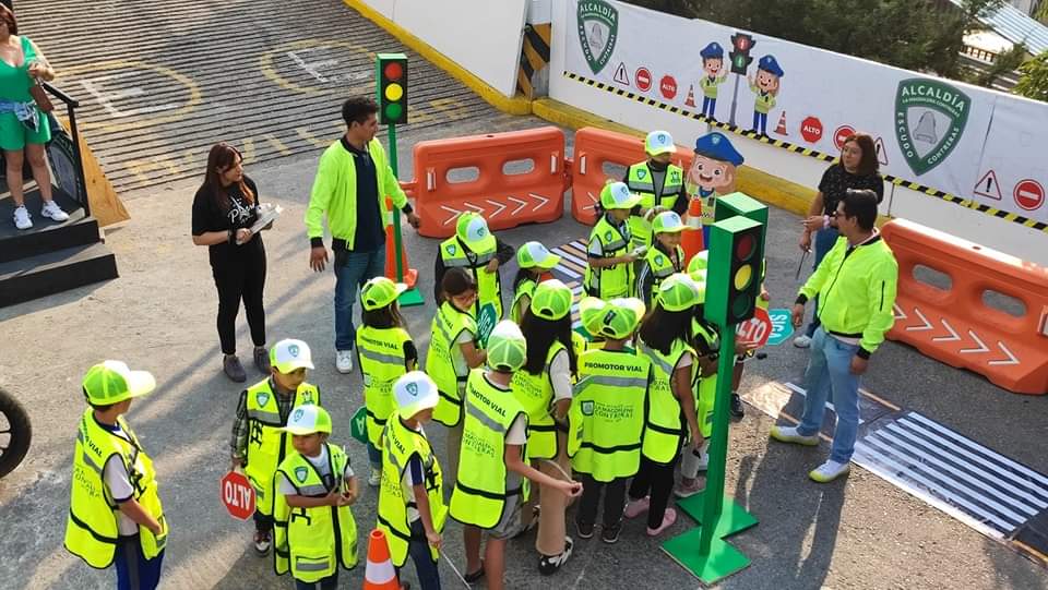 Agradecemos la participación de las niñas, niños y padres de familia que realizaron una Visita Guiada al #C2 de la Alcaldía. Las visitas guiadas son gratuitas y las podrás solicitar: 📍Calle Río Blanco S/N, Col. Barranca Seca, La Magdalena Contreras ☎️ (55) 5449 6000 Ext.1264