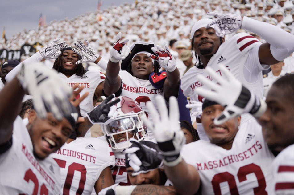 After having a good conversation with @Coach_MLayman, i am very blessed to receiver an offer from @UMassFootball !! @nateharris79 @REFINEDFB @4977068f90ef490 @MohrRecruiting @247Sports @247recruiting @Rivals @HighSchoolBlitz