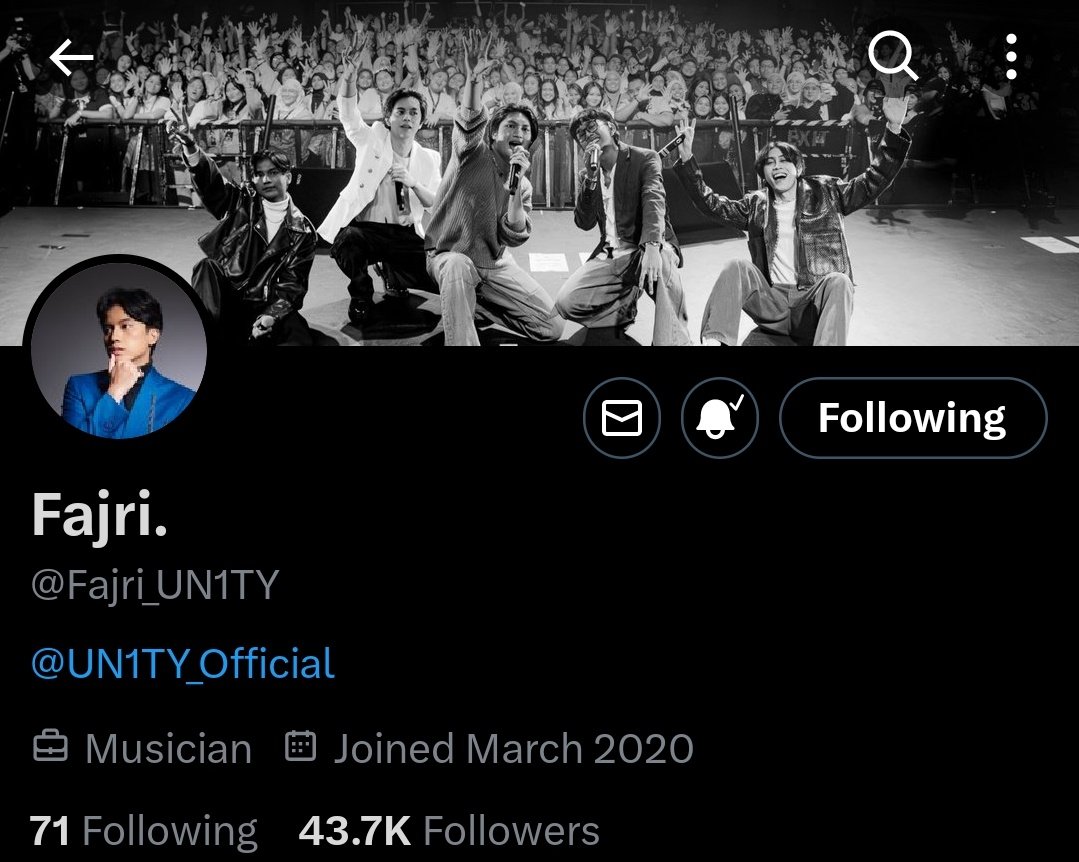 Fajri changed his pfp and layout on X!