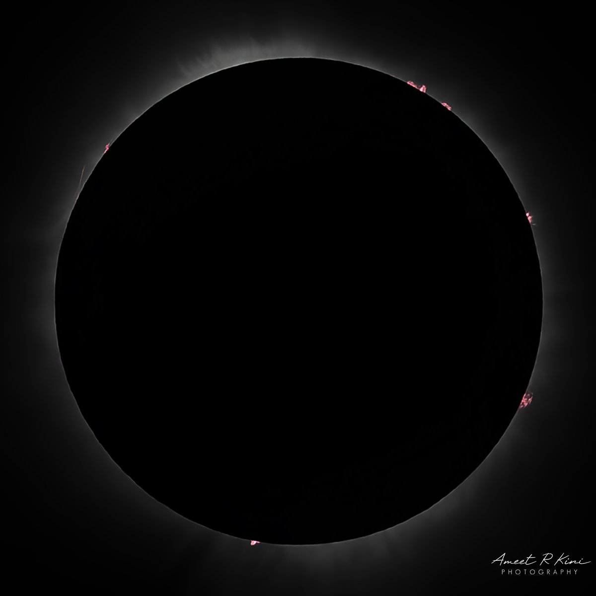 That moment during eclipse, 1 minute 10 seconds into totality, that all the prominences were clearly visible! 

A few seconds later the upper prominences started disappearing while the lower one became more striking.

Picture taken in Indianapolis, April 8, 2024 #SolarEclipse2024