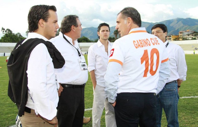 Directiva de Alebrijes y políticos de Oaxaca durante los preparativos para el debut de la franquicia en su aventura por la Liga de Ascenso en 2013