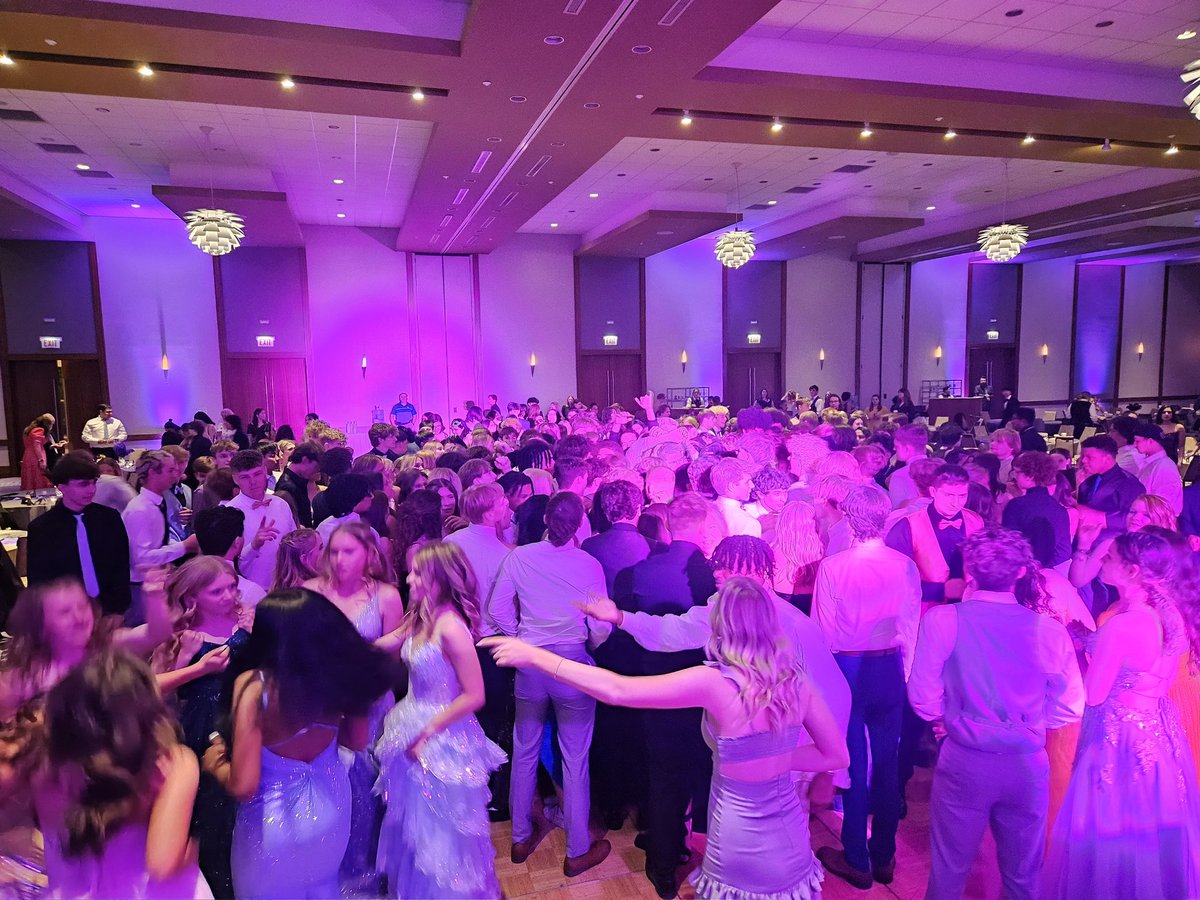 GCHS Prom 2024!!! The dance floor is jam-packed! @Grayslake_Rams #Ramily @GCHS_stucru