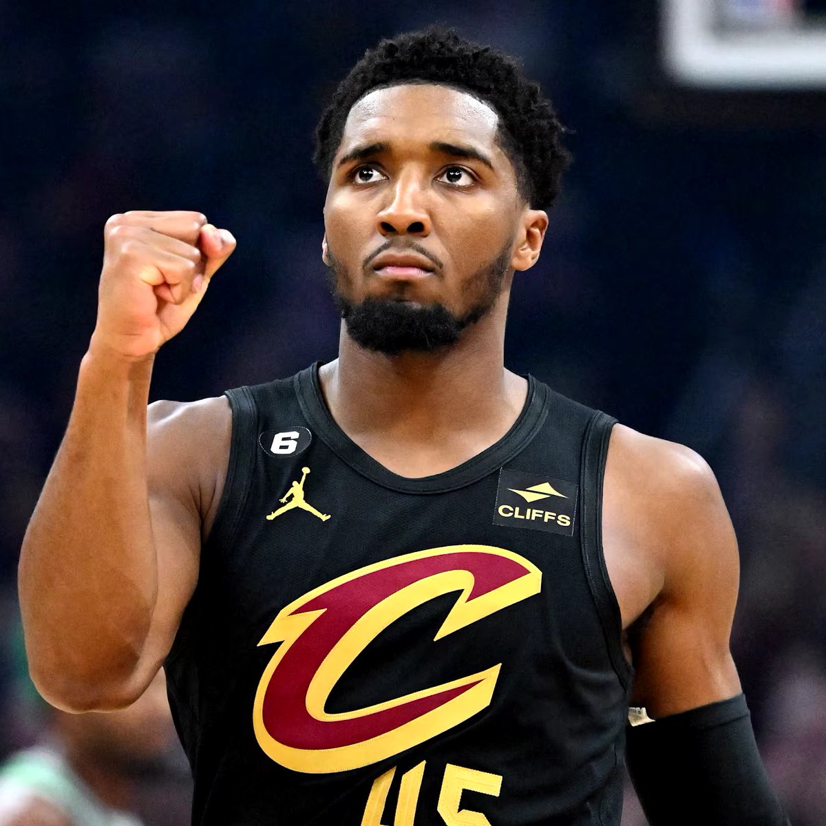 DONOVAN MITCHELL TONIGHT: 50 POINTS 4 REBOUNDS 4 ASSISTS 61% FG Scored every point for the Cavs in the 4th. 🤯