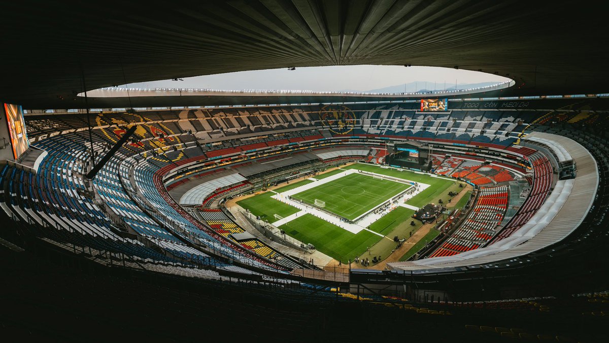 🎙️#KingsLeague | ÚLTIMA HORA 🔴

📌 Así luce el Estadio Azteca a escasas horas del inicio de la primera final four de la Kings League Américas