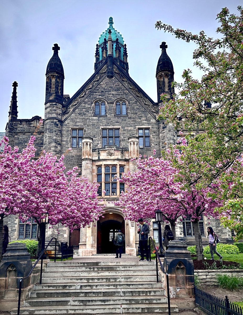 We found the #ScienceOfLearning at an inspiring location tonight!  It’s opening night of @researchED1 @researchEDCan with @C_Hendrick @DTWillingham @PatriceBain1 @nsachdeva2019