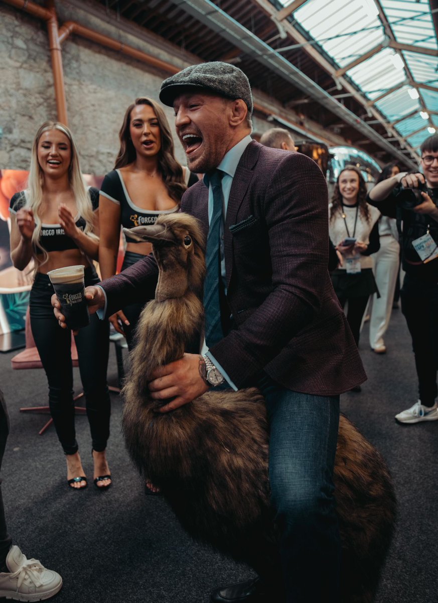 Conor McGregor tweet media
