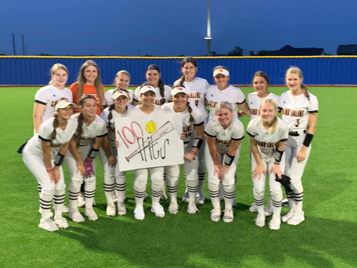 Lost a heartbreaker tonight to a very good Whitesboro team 2-1. We fought our guts out and I’m so proud. Shout out to GJ Currey for collecting her 100th hit of her career tonight. Game 2 tomorrow night in Community at 5:00. I love this team. #All4One #foldyournapkin