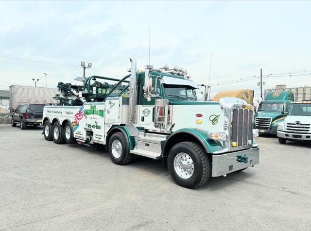 Chambers Motors:
Century 1150 / 5 winch with Knee Boom. a stunner of a truck!!
#etctowsales #builtbyjimpowers #elizabethtruckcenter #millerindustries #therealdeal