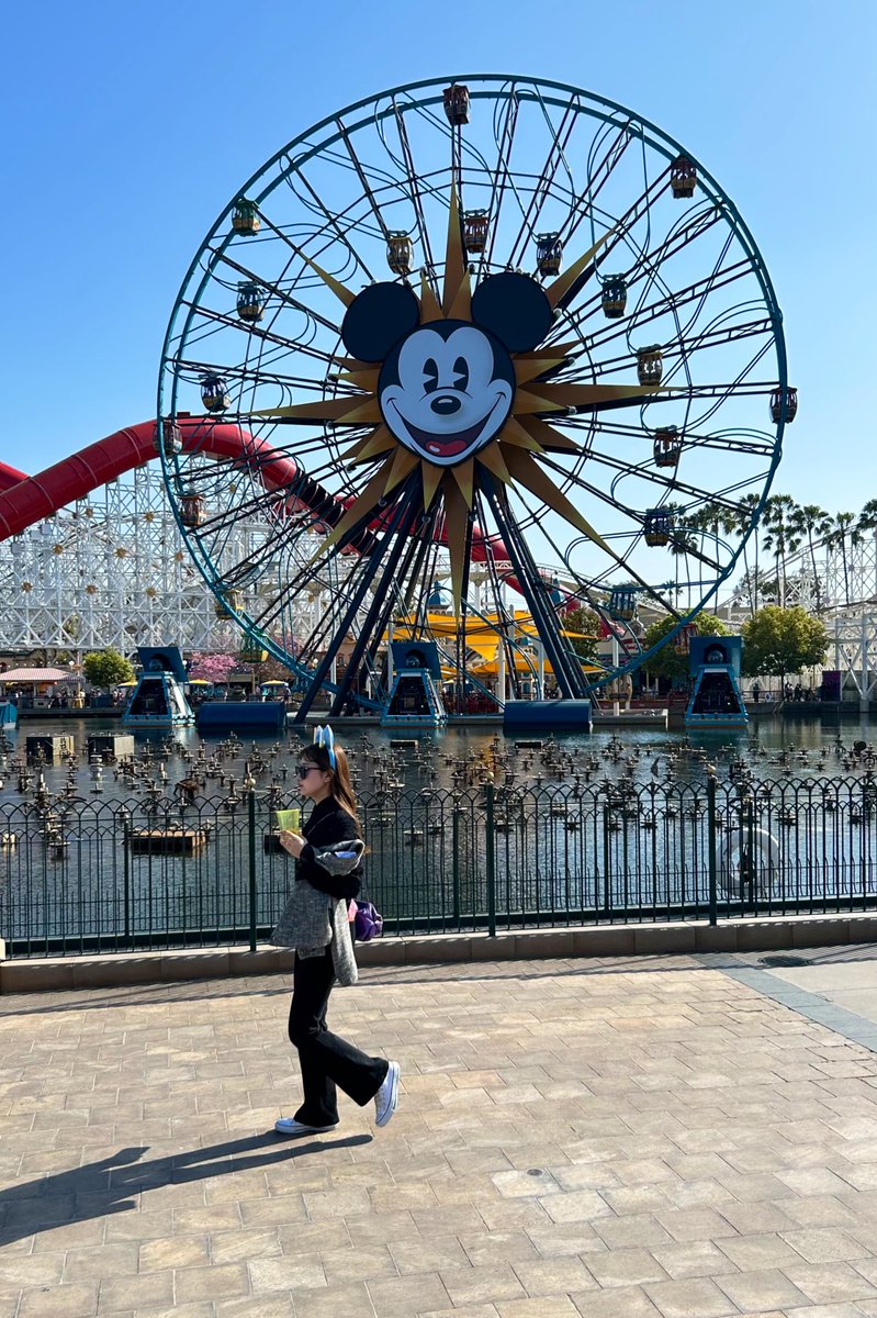 Hoy iniciamos un exitoso día de actividades en #IPW24 con la invitación de #DisneyDestinations para venir a sus parques #Disneyland y #DisneyCaliforniaAdventure en Anaheim California. Aquí algunas imágenes 👇🏻👇🏻👇🏻