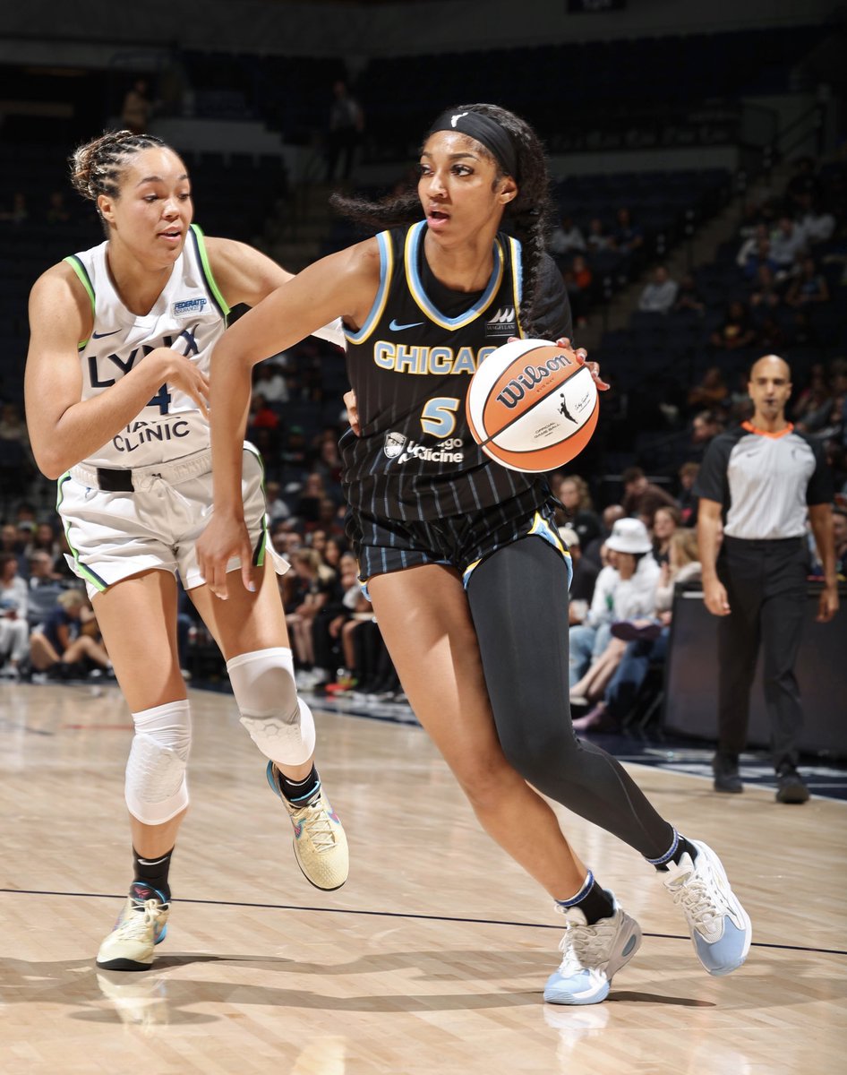 Angel Reese in double digits for her WNBA debut 🔥