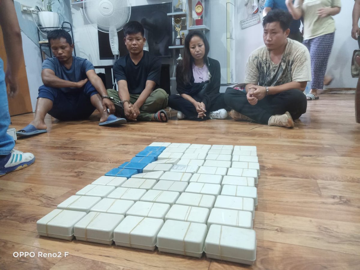 ASSAM RIFLES RECOVERS HEROINE NO. 4 IN MIZORAM
#AssamRifles alongwith Special Narcotics Police Station, CID (Crime), Mizoram on 01 May 2024, apprehended two individuals and recovered 50 soap cases (598 gm) Heroine No.4 worth Rs 4,18,60,000/- in General Area Falkland Canteen Road,…