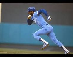 In the car for several hours today and it occurred to me: Willie Wilson was a problem. Great leadoff man and centerfielder. Game-changing speed on offense and defense. NEPTA Willie Wilson. @notgaetti @Royals