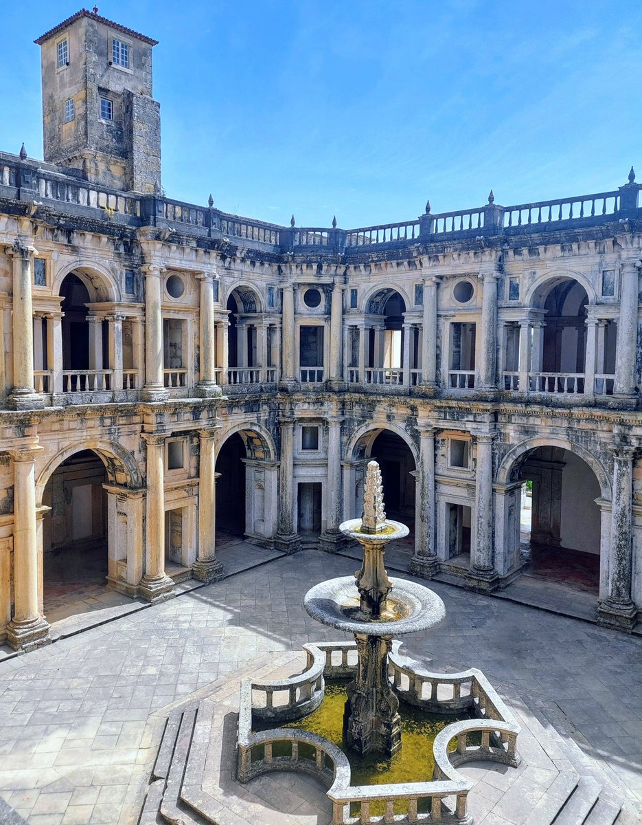 The incredible heritage of the #KnightsTemplar The Templars are intrinsically linked to the foundation of #Portugal and were directly involved in the creation of the country as a nation-state in 1143.  
#PrivateTour #History #Heritage #Tomar #LisbonTailoredTours #LisbonwithPats