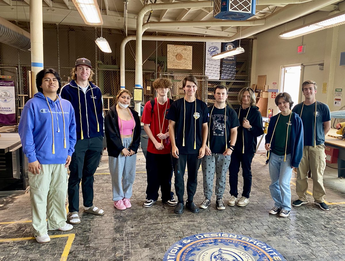 More Celebrations! #Architecture & #ProductDesign students with their Completion Cords! 
@achs_scorpions @HFTforSchools @CaliforniaCTE @actecareertech @OxnardUnion @OUHSD_CE @VenturaCOE @SkillsUSA @SkillsUSACA 
#CTE #STEAM #Makerspace