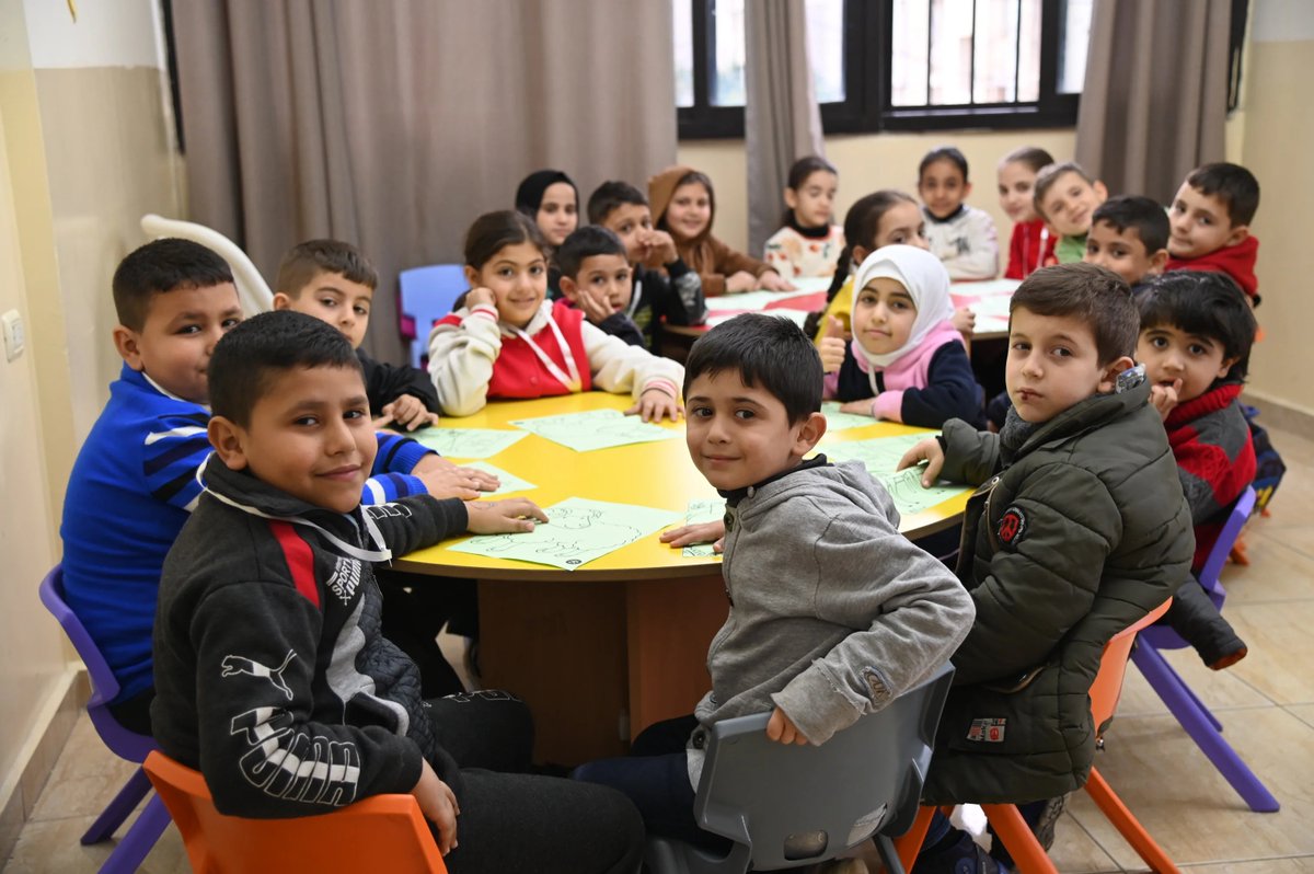 📚 Despite the challenges of war and hardship, the children of Tripoli dream of one thing above all else: an education. Read more: bit.ly/3UhCXDb #EducationForAll #HopeForTomorrow #ChildrensRights #Education