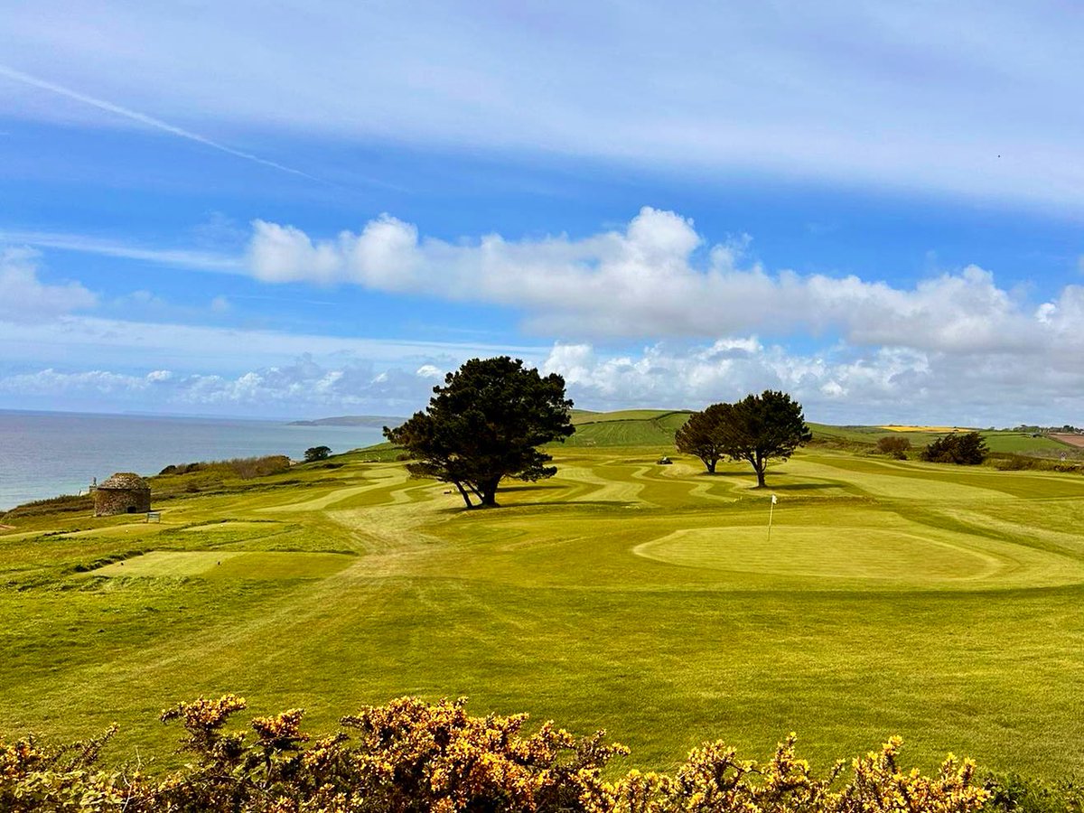 The early mist has cleared away, leaving a cracking day to #playthebay.
Course fully open, no restrictions.
Enjoy! 🏌️‍♂️⛳️ <a href="/PLsportsnews/">PlymouthSportsNews</a> #SWGolf #stateofplay