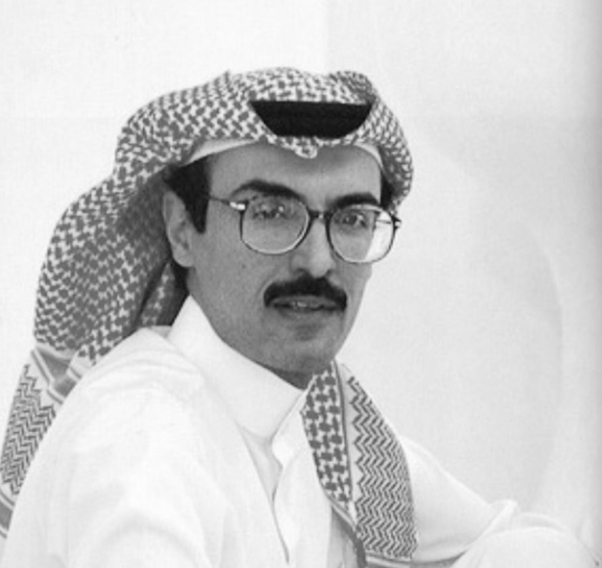 ideerzz's tweet photo. و انطفى ضيّ الحروف… https://t.co/n556lKckbj
