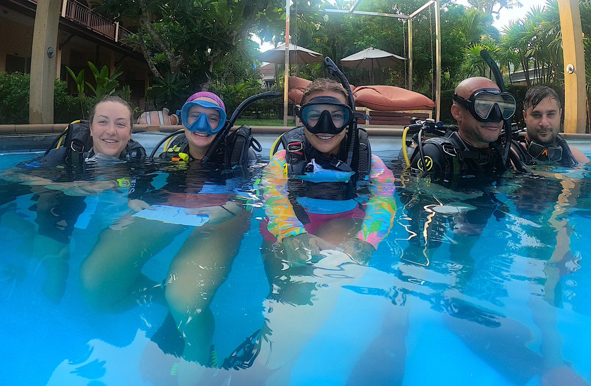 Learn to Scuba Dive on Koh Tao with Black Turtle Dive! Koh Tao is the smallest of the three islands that make up the Samui Archipelago.  Only 7 kilometres in length from its northern tip!  blackturtledive.com #scubadiving #fundiving #kohtao #learning