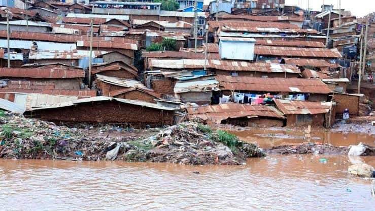 Kibera this morning but @RailaOdinga is telling you”hang in there,don’t move”Well..We keep you in prayer.