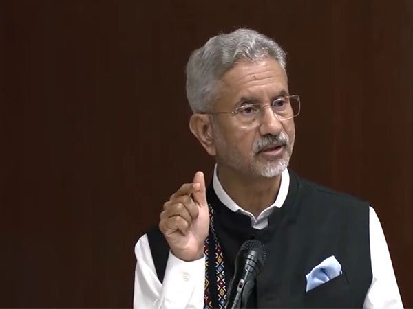 EAM S Jaishankar rejects US President Biden's 'xenophobic' label for India, citing its openness. He defends the #CitizenshipAmendmentAct, dismissing claims of economic troubles and citizenship loss. #India #US #Jaishankar #Biden #Xenophobia #Economy #Immigration
(Agencies)