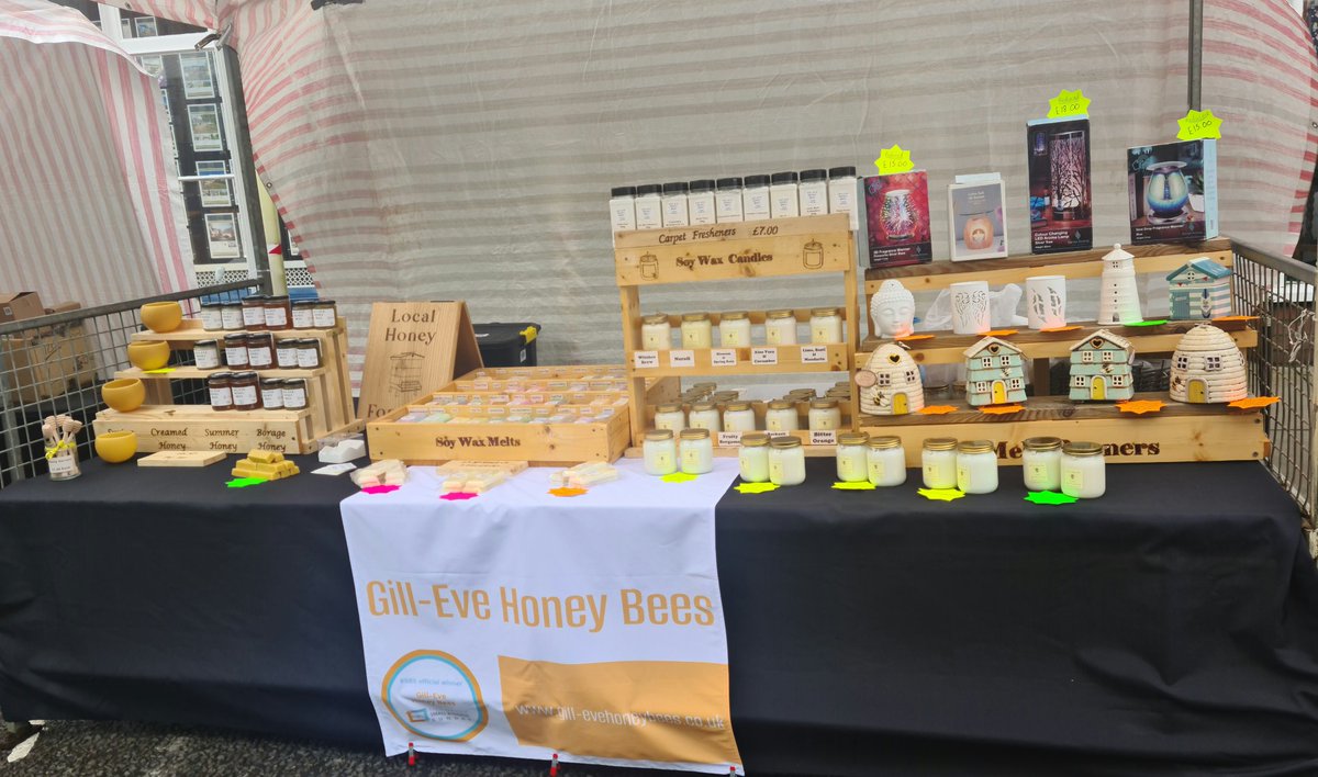 We're all set up at Louth, Lincolnshire Market. 🐝❤️ #marketdays #smallbusiness #MHHSBD #lincsconnect