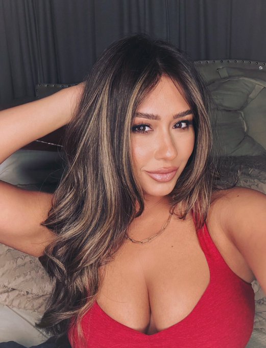 Drop to your knees and tell me how much better I am than you, SIMP! I love hearing it lol (Especially<a href="/tag/feet"class="tags"><span>#feet</span></a>