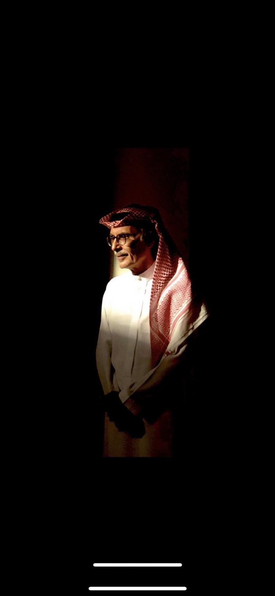 ذبلت أنوار الشوارع وانطفى ضي الحروف
رحل البدر 💔
أسأل الله أن يغفر له، وأن يرحمه وأن يتجاوز عنه، وأن يجعل الجنّة مثواه،
وإنّا لله وإنّا إليه راجعون
#بدر_بن_عبدالمحسن 💔💔💔
