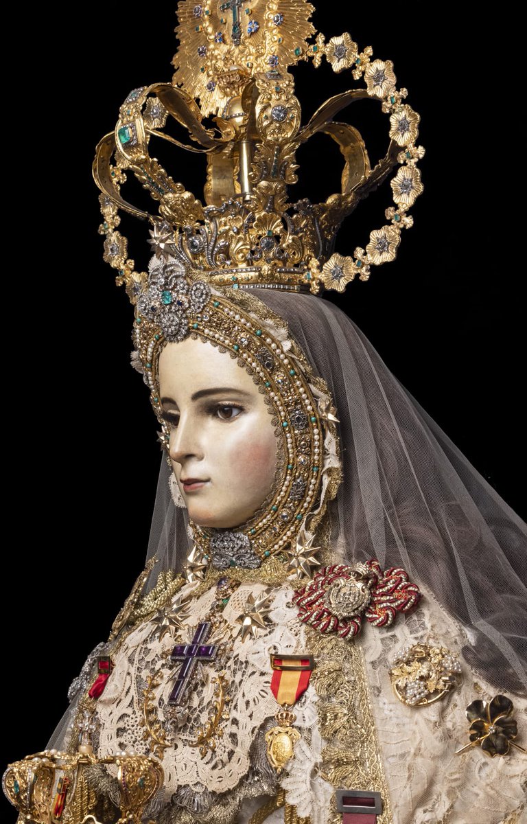 Feliz 77 aniversario de Tu Coronación Canónica Pontificia, Reina del Rosario, Patrona nuestra.