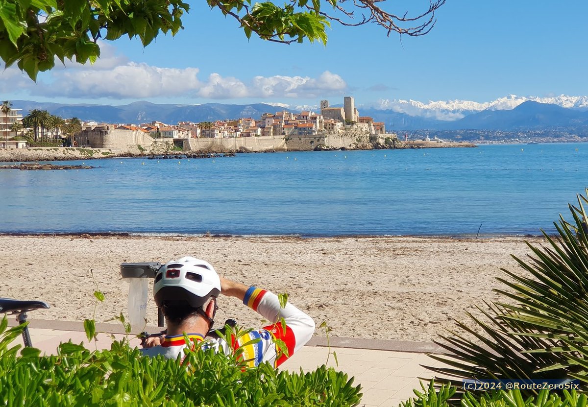 Panorama sur le Vieil Antibes et la Côte d'Azur le 3 mai 2024 😍

#antibes #cotedazur #frenchriviera #cotedazurfrance #alpesmaritimes #southoffrance #regionsud #vélo #cyclisme #cycling #Nice06