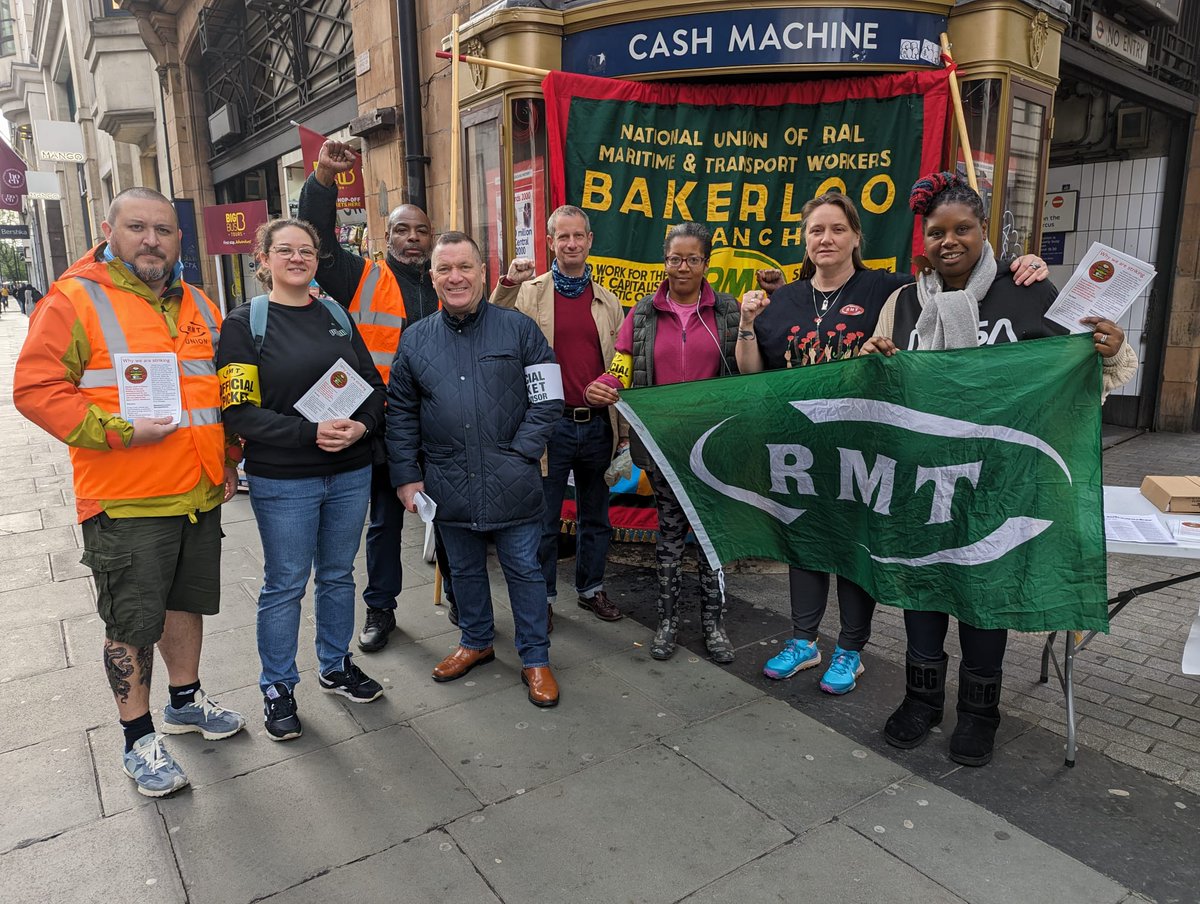 On the Picket Line today at Oxford Circus for unfairly sacked member Gerald Njaka. For the sake of £2.40 on an Oyster card, that he forgot to hand in til the next day. LU management made the wrong choice! Reinstate Gerald NOW!!! @bakerloormt @alexgordon4me @Big_Jim__Larkin