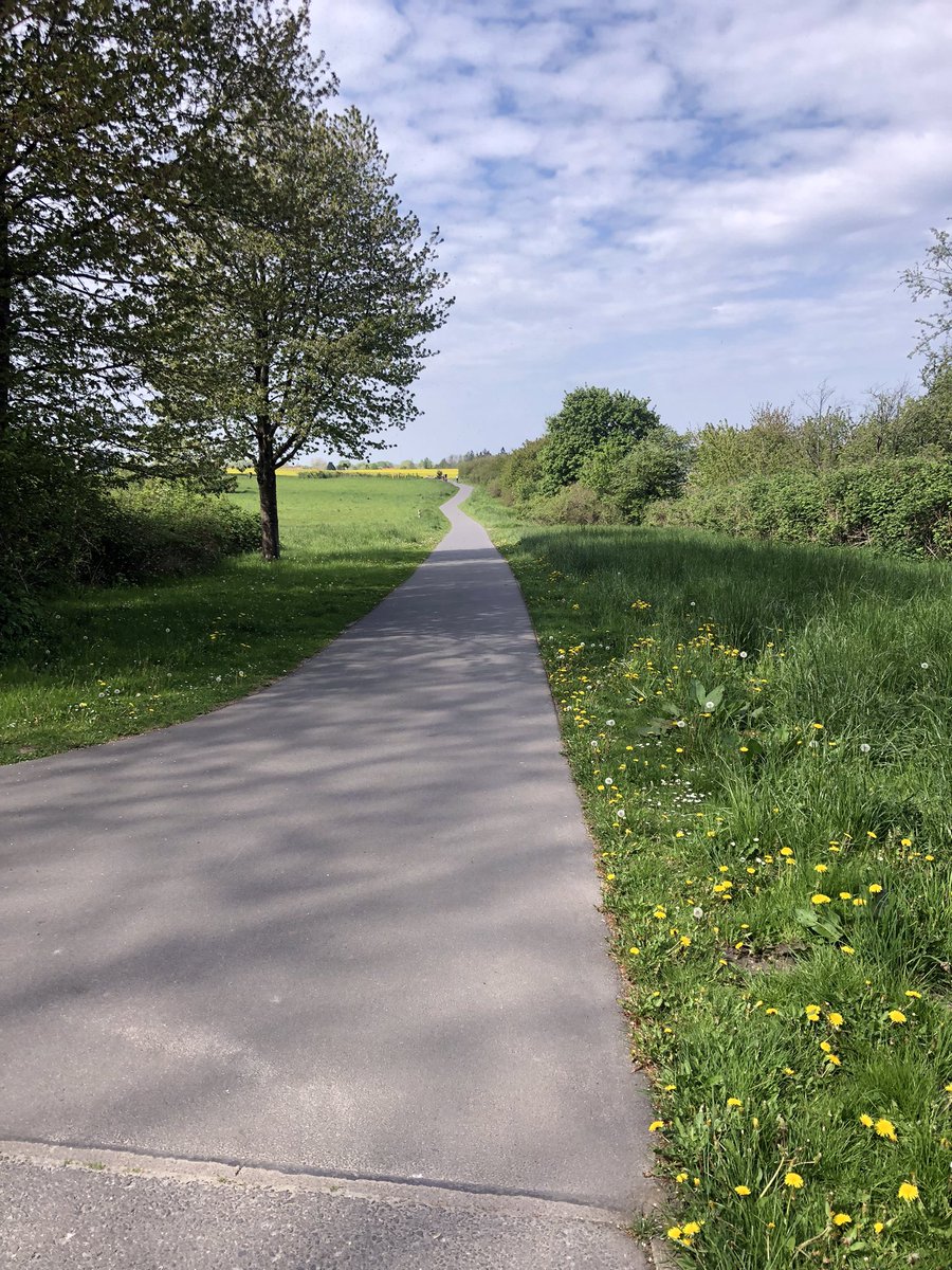 Raus aus der Großstadt, ab an die Ostsee. Kleine Regionale Schule mit 1:1-Austattung Tablets sucht perspektivisch AWT-Informatiklehrperson. Die Schule ist mit dem Rad von Stralsund problemlos zu erreichen. Näheres pn.