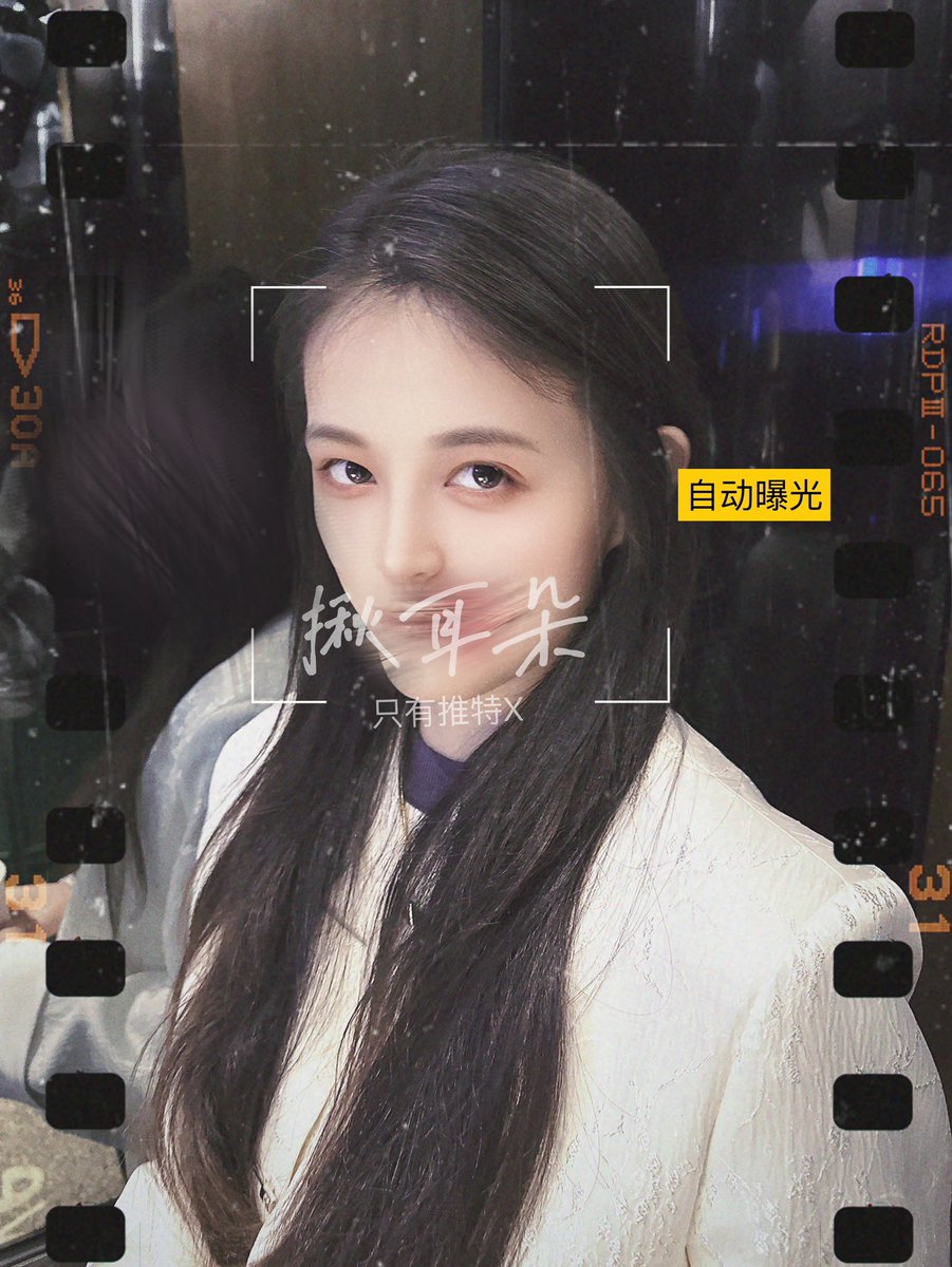 福利姬揪耳朵分享的黄推图片2 - 网红私拍内容