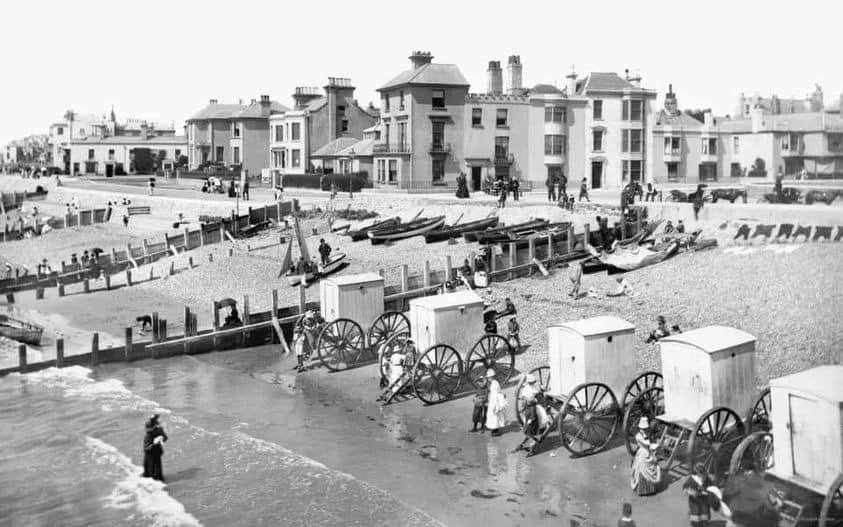 Rare shot of bathing huts on a beach in Bognor Regis in 1890.
Victorian life in UK photographs part of Pioneering Victorian photographer Francis Frith's project that began in 1860s.
>CI