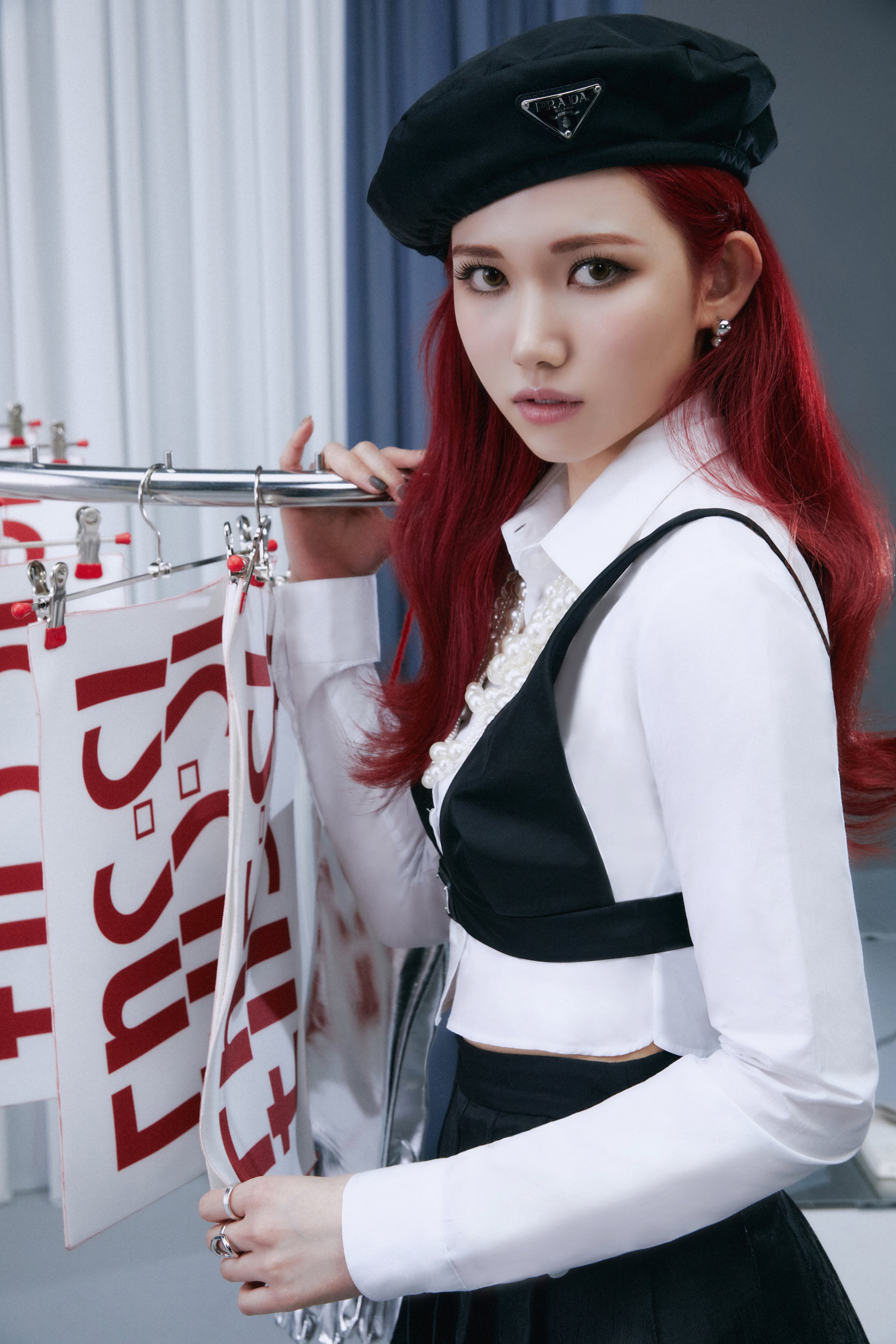 GMt7cp-bAAAaNUA?format=jpg&name=4096x4096