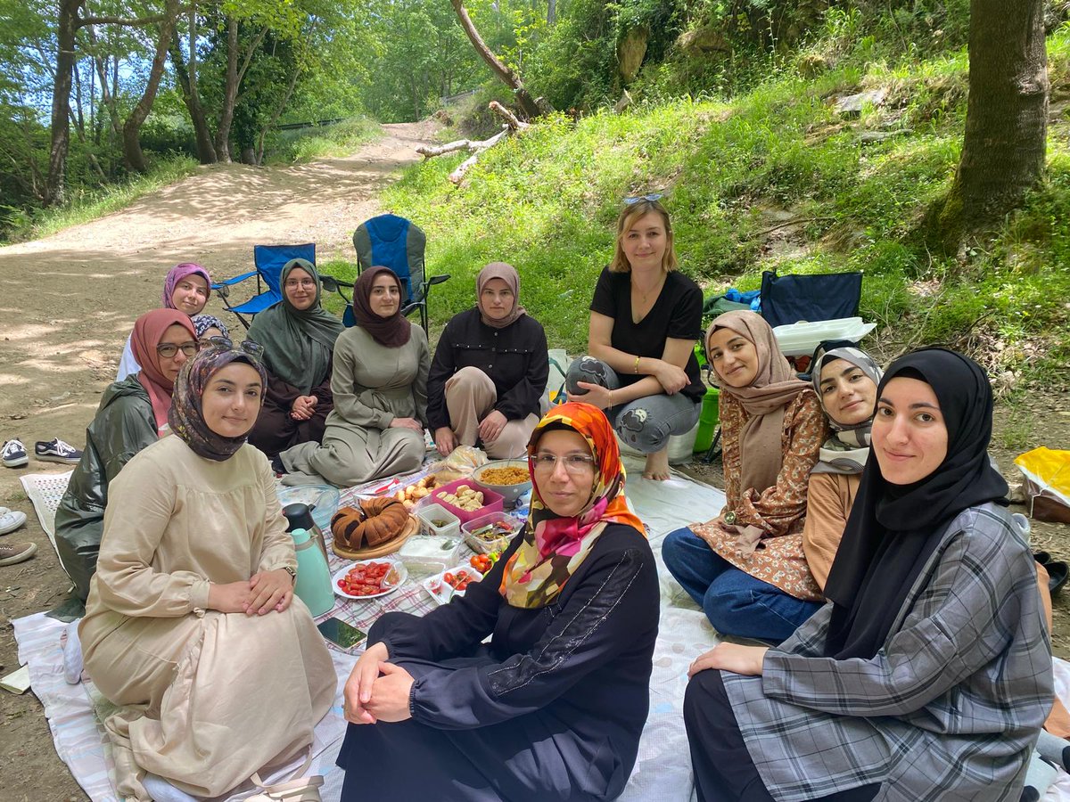 Öğrencilerimizle sınav sonrası  doğa yürüyüşü ve piknik yaparak stres attık.
<a href="/Denizli_KYGM/">GSB Denizli Yurtları</a> <a href="/GSB_Denizli/">Denizli Gençlik ve Spor İl Müdürlüğü</a> <a href="/omer_ilman/">Ömer İlman</a> <a href="/vildanbasbug/">Vildan Basbug 🟢 🇹🇷</a>