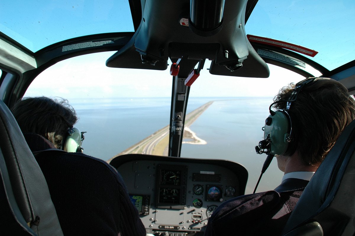 🚁 Ontdek de vrijheid van de vliegen! 🚁

heliflight.nl/groepsrondvluc…

📞 Telefoon: +31 (0)342 745 054 📧 E-mail: info@heliflight.nl 💻Website: heliflight.nl
#Rondvlucht #Heliflight #Avontuur #Nederland #Luchtervaring #Vliegen #ErvaarDeVrijheid