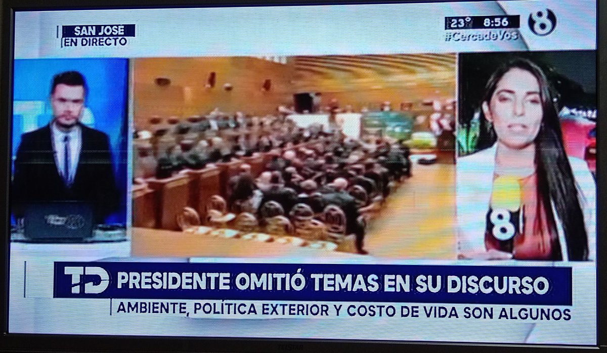 Que pena que es ser mandado por necesidad. Esta Valeria  atacó dura y directamente a don Rodrigo 🇨🇷 bajo el mandato de Soto. Se dedicó bastantes minutos a refutar partes del discurso de presidente. Al puro estilo de Telenoticias. No sé cuántas veces citó a RCHR. Hipócritas.