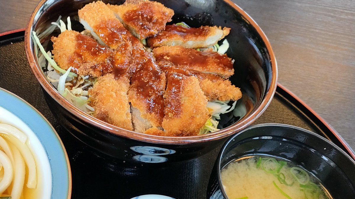 ラララ〜ンチ🤓✨
ソースカツ丼🫰💕